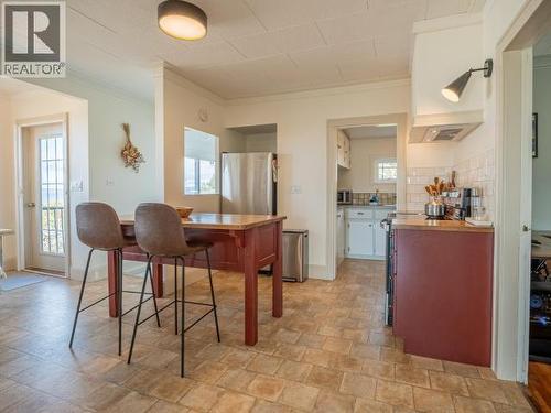 6937 Jasper Street, Powell River, BC - Indoor