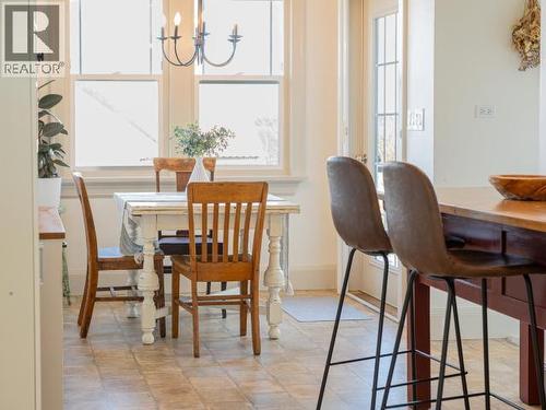 6937 Jasper Street, Powell River, BC - Indoor Photo Showing Dining Room