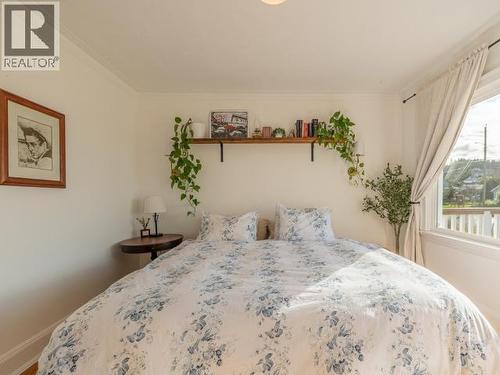 6937 Jasper Street, Powell River, BC - Indoor Photo Showing Bedroom