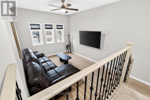 8 Bousfield Court, Hamilton, ON - Indoor