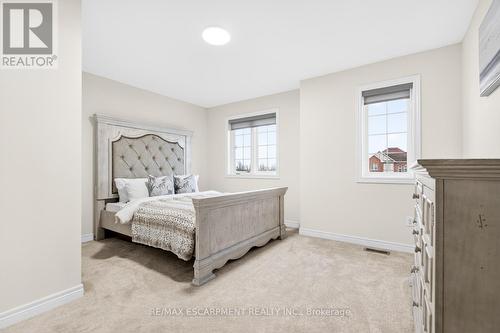 8 Bousfield Court, Hamilton, ON - Indoor Photo Showing Bedroom