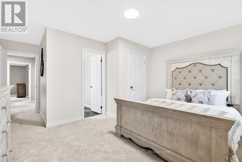 8 Bousfield Court, Hamilton, ON - Indoor Photo Showing Bedroom