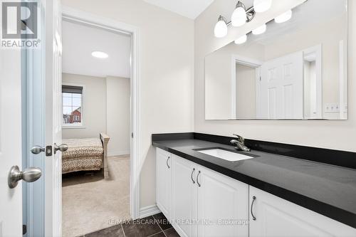 8 Bousfield Court, Hamilton, ON - Indoor Photo Showing Bathroom