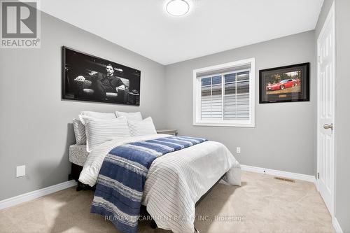 8 Bousfield Court, Hamilton, ON - Indoor Photo Showing Bedroom