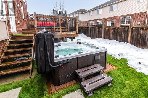 8 Bousfield Court, Hamilton, ON - Outdoor With Exterior