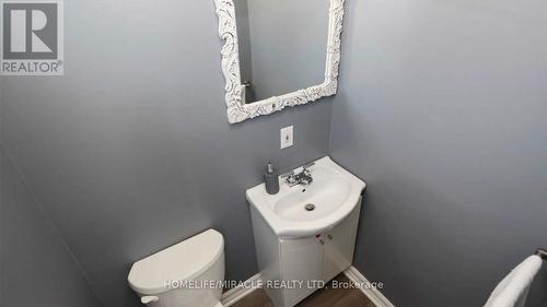 61 Moregate Crescent, Brampton, ON - Indoor Photo Showing Bathroom