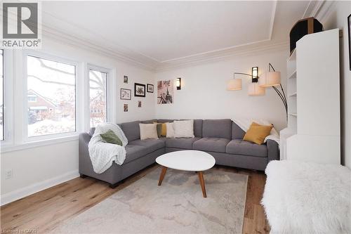 44 Garden Avenue, Kitchener, ON - Indoor Photo Showing Living Room