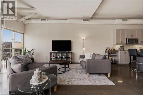 66 Bay Street S Unit# 504, Hamilton, ON - Indoor Photo Showing Living Room