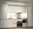 5810 - 8 Interchange Way, Vaughan, ON  - Indoor Photo Showing Kitchen 