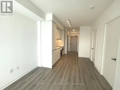 5810 - 8 Interchange Way, Vaughan, ON - Indoor Photo Showing Other Room
