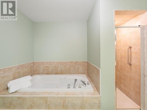 26 - 255 Shaftsbury Avenue, Richmond Hill, ON - Indoor Photo Showing Bathroom