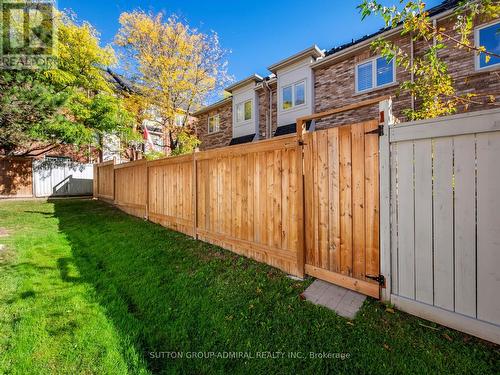 26 - 255 Shaftsbury Avenue, Richmond Hill, ON - Outdoor