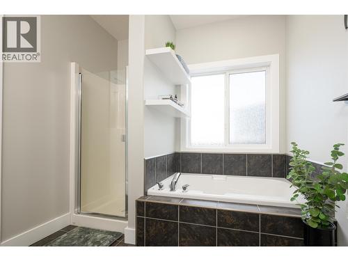 7603 Grayshell Road, Prince George, BC - Indoor Photo Showing Bathroom