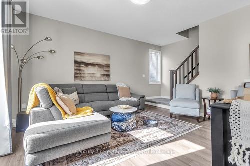 29 Brookside Lane, Tillsonburg, ON - Indoor Photo Showing Living Room
