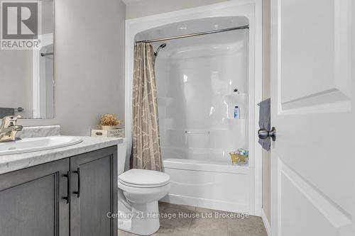 29 Brookside Lane, Tillsonburg, ON - Indoor Photo Showing Bathroom