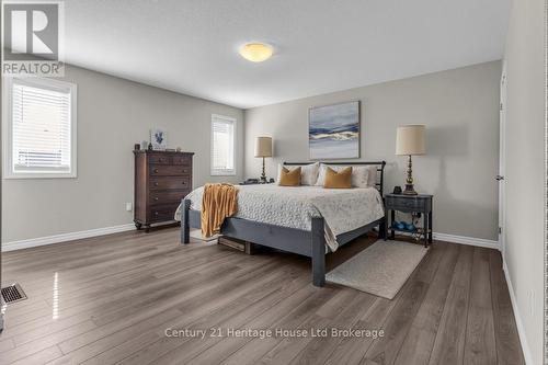 29 Brookside Lane, Tillsonburg, ON - Indoor Photo Showing Bedroom