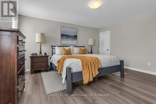 29 Brookside Lane, Tillsonburg, ON - Indoor Photo Showing Bedroom