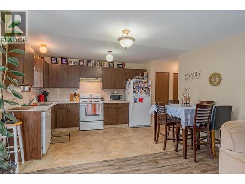 108 Colley Street, Warfield, BC - Indoor Photo Showing Other Room