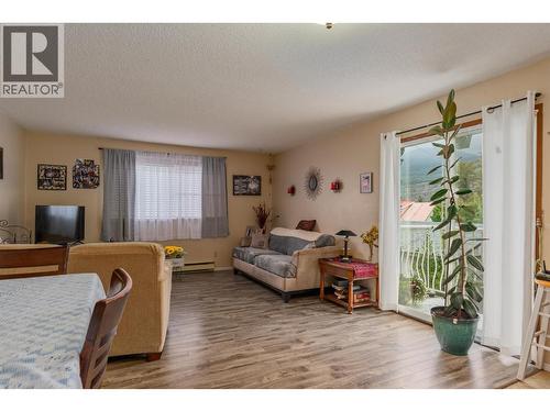 108 Colley Street, Warfield, BC - Indoor