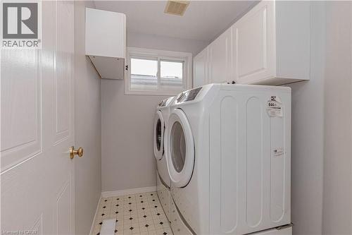 128 Karalee Crescent, Cambridge, ON - Indoor Photo Showing Laundry Room
