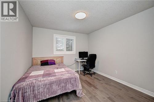 242 Doon Mills Drive, Kitchener, ON - Indoor Photo Showing Bedroom