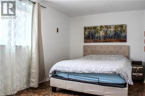 View of bedroom - 48 Riverdale Drive Unit# 2, Hamilton, ON - Indoor Photo Showing Bedroom