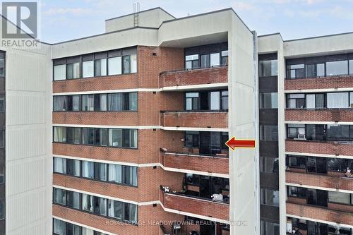 #806 - 2301 Derry Road W, Mississauga, ON - Outdoor