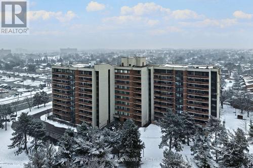 #806 - 2301 Derry Road W, Mississauga, ON - Outdoor