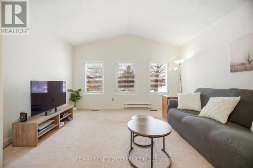 Large Room that could serve as an extra bedroom - 1104 Feeley Court, Mississauga, ON - Indoor Photo Showing Living Room