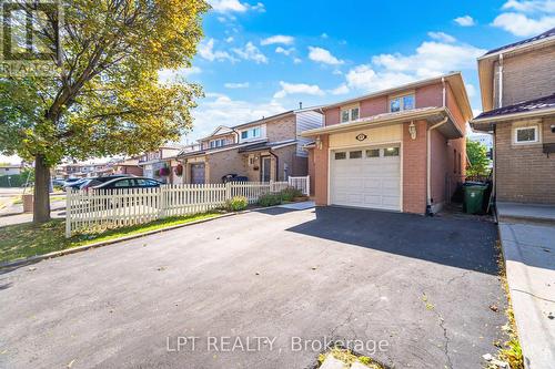 27 Woodsview Avenue, Toronto, ON - Outdoor