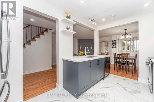 27 Woodsview Avenue, Toronto, ON - Indoor