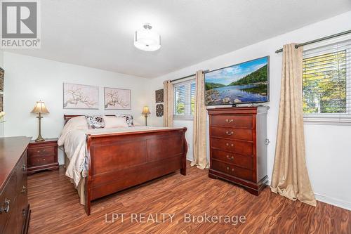 27 Woodsview Avenue, Toronto, ON - Indoor Photo Showing Bedroom