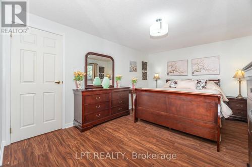 27 Woodsview Avenue, Toronto, ON - Indoor Photo Showing Bedroom