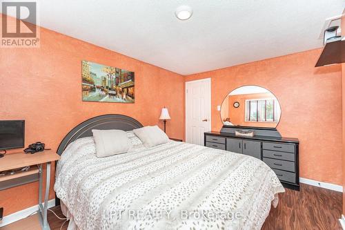 27 Woodsview Avenue, Toronto, ON - Indoor Photo Showing Bedroom