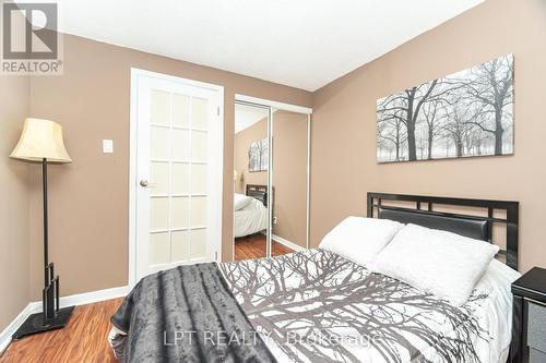 27 Woodsview Avenue, Toronto, ON - Indoor Photo Showing Bedroom