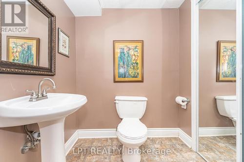 27 Woodsview Avenue, Toronto, ON - Indoor Photo Showing Bathroom