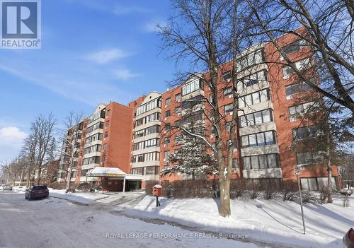 412 - 225 ALVIN ROAD N  Ottawa, ON K1L 4H6