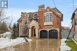 112 MILDENHALL ROAD  Toronto, ON M4N 3H5