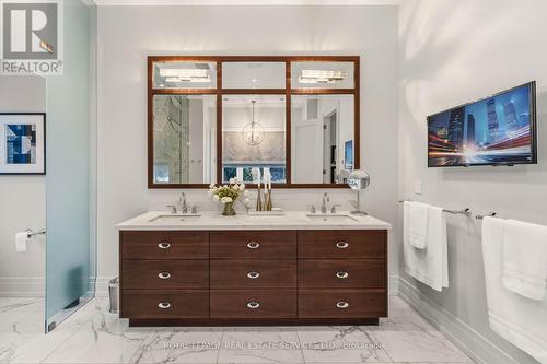 112 Mildenhall Road, Toronto, ON - Indoor Photo Showing Bathroom
