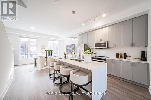 22 Chestnut Court, Aurora, ON - Indoor Photo Showing Other Room