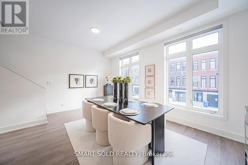 22 Chestnut Court, Aurora, ON - Indoor