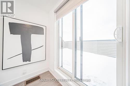 22 Chestnut Court, Aurora, ON - Indoor Photo Showing Other Room
