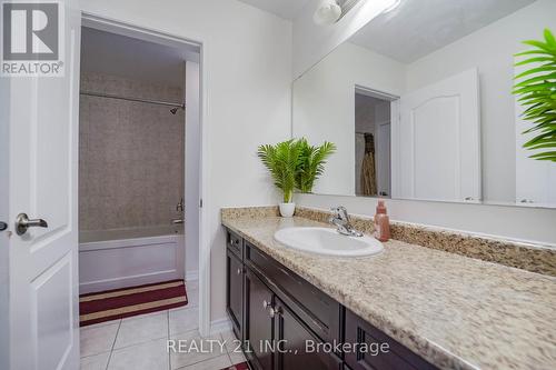 54 Tysonville Circle, Brampton, ON - Indoor Photo Showing Bathroom
