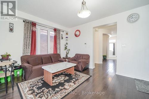 54 Tysonville Circle, Brampton, ON - Indoor Photo Showing Living Room