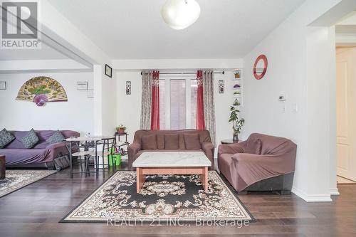 54 Tysonville Circle, Brampton, ON - Indoor Photo Showing Living Room