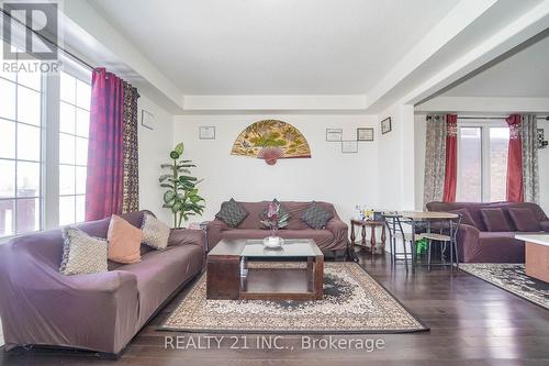 54 Tysonville Circle, Brampton, ON - Indoor Photo Showing Living Room