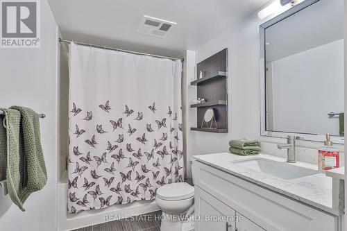 2806 - 2015 Sheppard Avenue E, Toronto, ON - Indoor Photo Showing Bathroom