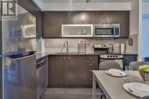 2806 - 2015 Sheppard Avenue E, Toronto, ON - Indoor Photo Showing Kitchen With Upgraded Kitchen