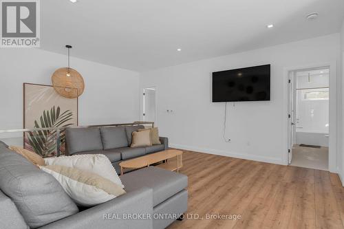 8, 20, 30, 31, 34 Hemlock Avenue, Tay, ON - Indoor Photo Showing Living Room