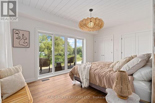 8, 20, 30, 31, 34 Hemlock Avenue, Tay, ON - Indoor Photo Showing Bedroom